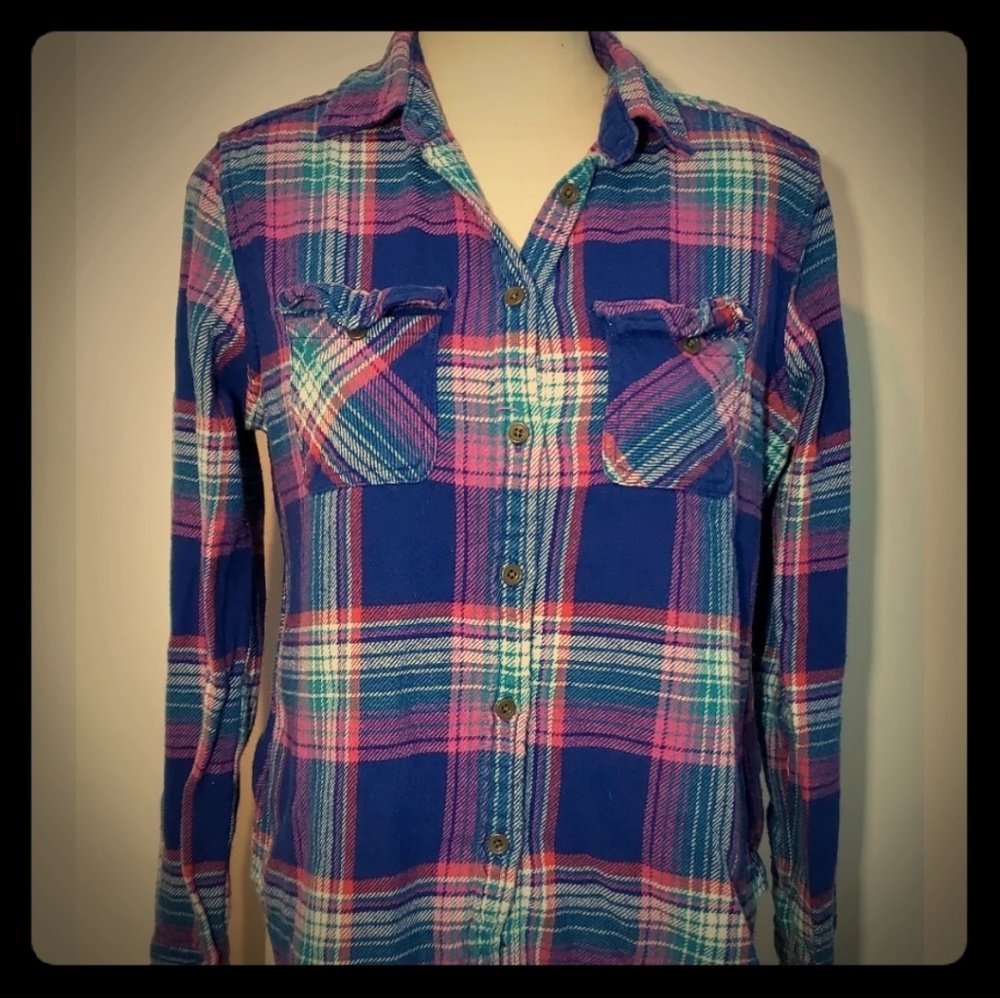 Women’s American Eagle Button Down Flannel Shirt!